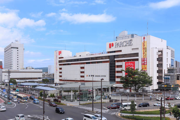 静岡の中心で通いやすく、仕事帰りのプライベートも充実することができます